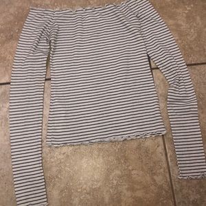 Off the shoulder hollister long sleeve